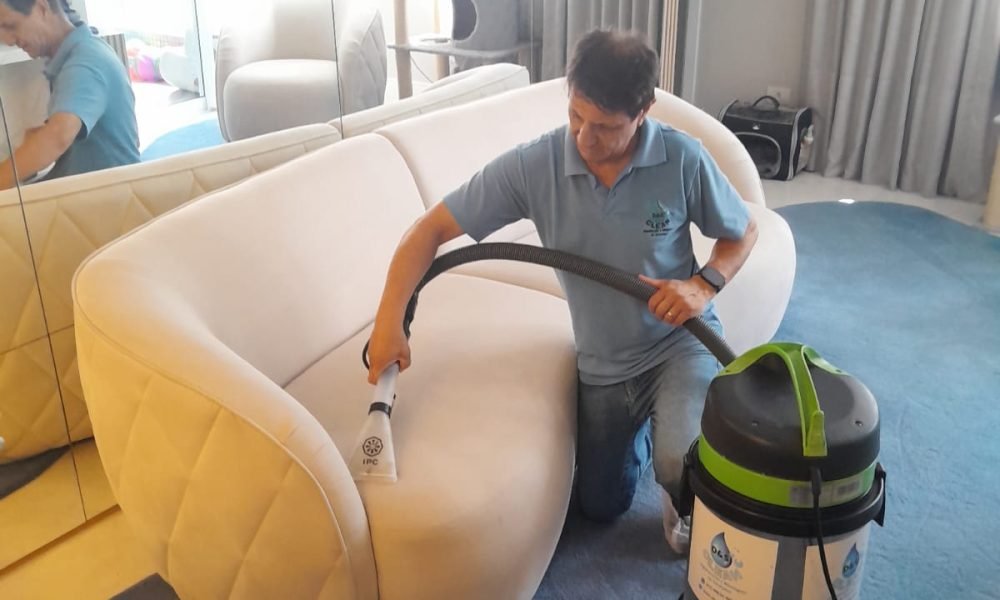 Limpeza de Sofá em Curitiba